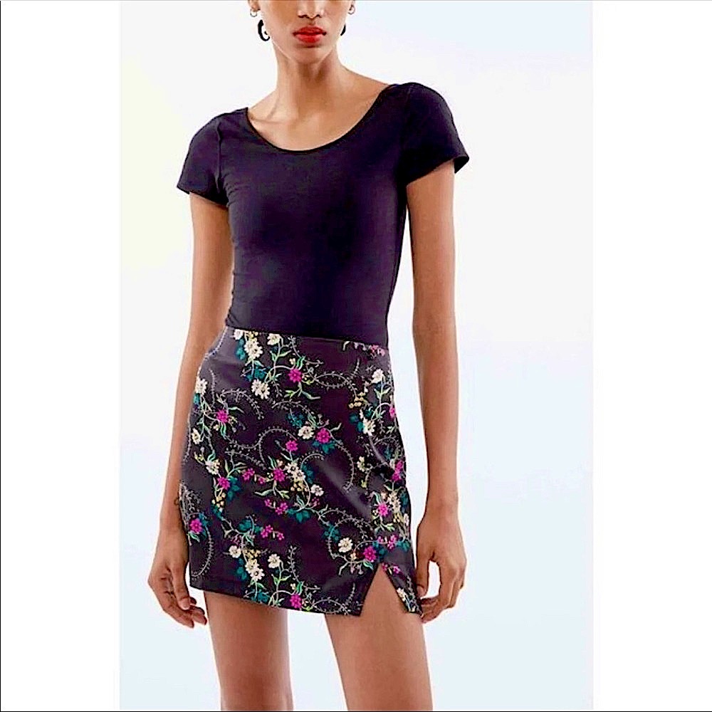 UO Satin Floral Mini Skirt Small